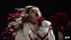Мадонна во время концерта в Петербурге 9 августа 2012 года