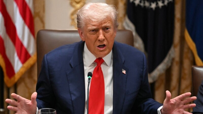 Zelenski se je sestal s proizvajalci raket Tomahawk, Putin in Trump sta se pogovarjala po telefonu