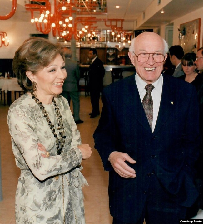 استانیسلاو فریچ، هنرمند چک و شهبانو فرح پهلوی، سال‌ها بعد از انقلاب ۵۷