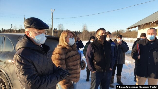 Владелец фермы Тимур Магомедов (в центре).