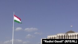 د تاجکستان بیرق