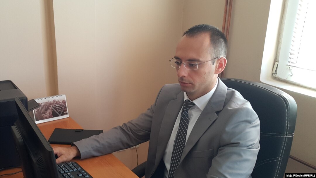 Igor Simić: Izmeniti Ustav i ostale pravne akte
