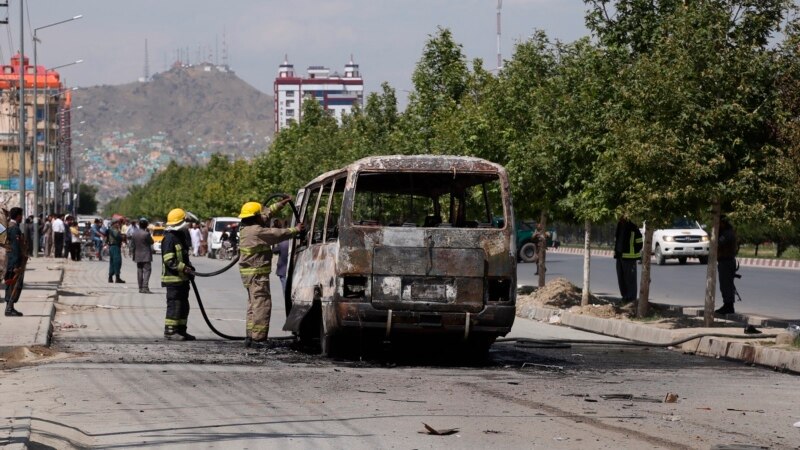 Во бомбашки напад на автобус во Авганистан загинаа 5 лица 