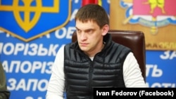  Міський голова Іван Федоров, який перебуває на вільній території, регулярно повідомляє про вибухи в місті