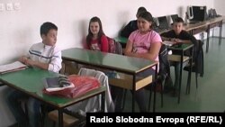 Ученици во основно училиште во Кичево.