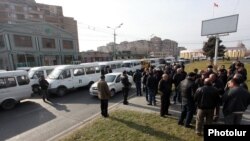 Armenia - Minibus drivers on strike in protest against a gas price increase, Yerevan, 18Dec2014.