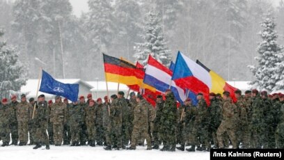 Реферат: Русские войска во Франции и Македонии