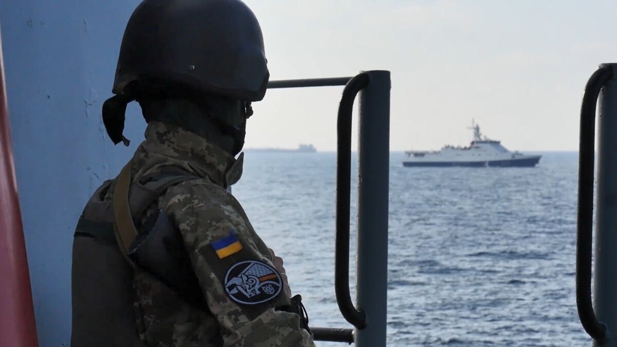 Kremlin Warns It May Act If Ukraine Seizes Ships In Azov Sea