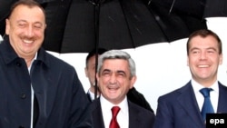 Prezidentlər Dmitri Medvedev, Serj Sarkisyan və İlham Əliyev. Moskva, 5 iyun 2009