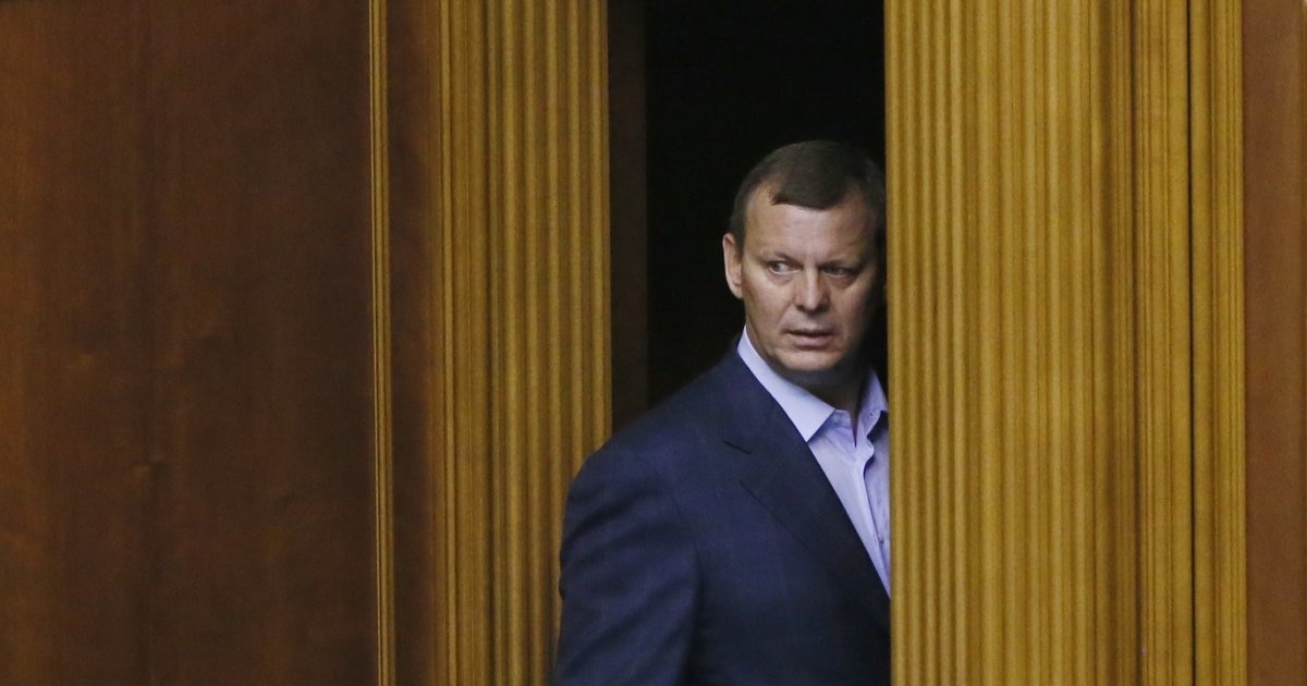 Зеленський ввів у дію санкції РНБО щодо колишнього голови НБУ Арбузова та екснардепа Клюєва Зеленський ввів у дію санкції РНБО щодо колишнього голови НБУ Арбузова та екснардепа Клюєва