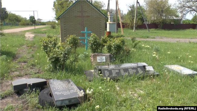 Після Другої світової до переможного зі східної Польщі депортували україномовних лемків. Зруйнований пам’ятний знак