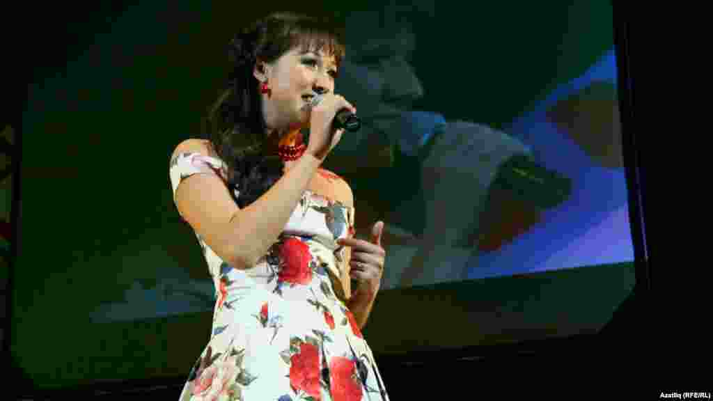 Җырчы Алинә Сәфиуллина