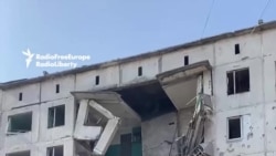 Russian Strike Collapses Part of Five-Story Building in Slovyansk