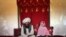 ارشیف، له یوه ۴۰ کلن سړي سره یوه ۱۱ کلنې واده شوې نجلۍ، د یونېسف د ۲۰۰۷ کال انځور