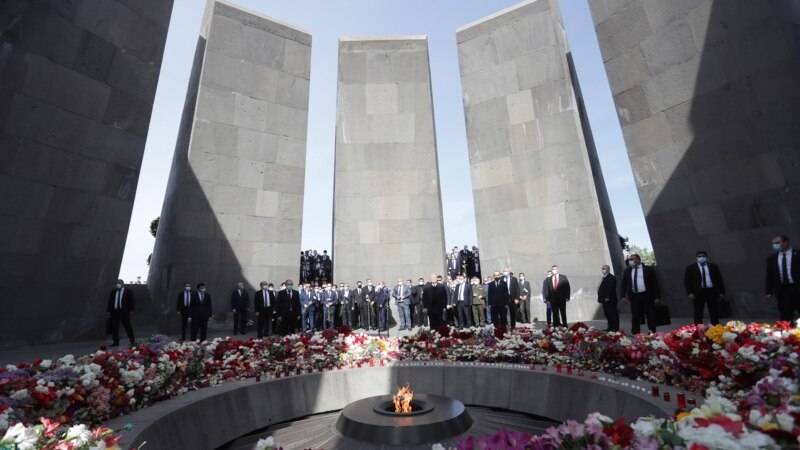 Armenët shënojnë Ditën e Përkujtimit të Gjenocidit 