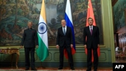 امضای توافق میان وزیران خارجه هند و چین در مسکو