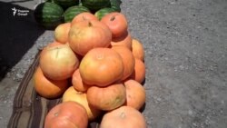 Бозорчаи мавсимӣ дар роҳ ба ноҳияи Бобоҷон Ғафуров