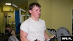 Илмир Җиһангиров спорт залда, ул моны ял дип атый