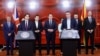 Прес-конференција на премиерот Мицкоски и британскиот амбасадор Лосон за договорот за стратешко партнерство, Скопје 17 мај 2025