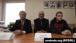 Васіль Сарочык распавядае пра катаваньні ў міліцыі. Архіўнае фота