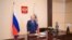Володимир Путін на Валдаї вдає, що перебуває в підмосковній резиденції, 4 березня 2022 року