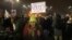 Во Романија протести и по повлекувањето на спорната уредба