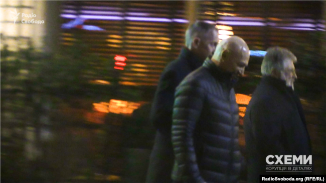 Рік тому в Женеву до Коломойського і його бізнес-партнера Боголюбова приїжджав екс-голова АП Порошенка Борис Ложкін Рік тому в Женеву до Коломойського і його бізнес-партнера Боголюбова приїжджав екс-голова АП Порошенка Борис Ложкін