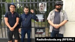 Біля посольства Росії в Чехії. Прага, 12 липня 2018 року