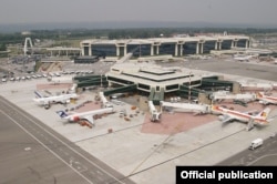 Международный аэропорт "Рим-Фьюмичино" имени Леонардо да Винчи, крупнейший аэропорт Италии