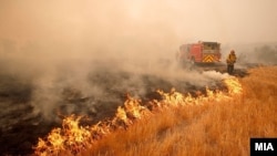Пожар во Македонски Брод. Македонија деновиве е зафатена од десетици пожари низ целата територија, кои направија големи штети.