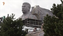 В столице Чехии «восстановили» памятник Сталину (видео)
