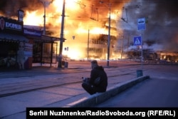 Горить ТРЦ над метро Лук'янівська у Києві. 24 травня 2026