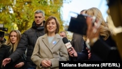 Maia Sandu, la secția de votare, în turul doi al alegerilor prezidențiale, 3 noiembrie