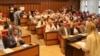Sala Skupštine Novog Sada tokom rasprave o predlogu gradonačelnika tog grada o podizanju spomenika žrtvama pada nadstrešnice, 31. jul 2025. 