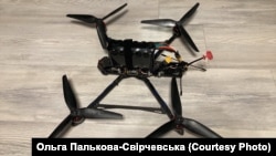 «Рації, дрони – збирали, купували, намагалися якось допомогти війську» – зазначає волонтерка