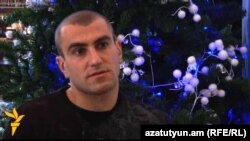 Յուրա Մովսիսյանը հարցազրույց է տալիս «Ազատություն» ռադիոկայանի հայկական ծառայությանը, Երեւան, 30-ը դեկտեմբերի, 2011թ.