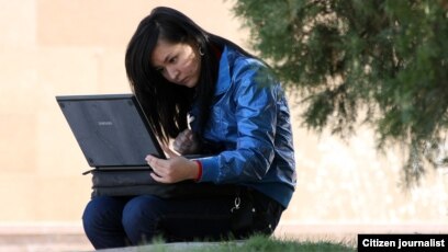 Қысқа юбкамен секс порно