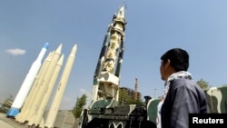 نمایش موشک های ساخت ایران در تهران (عکس از آرشیو)