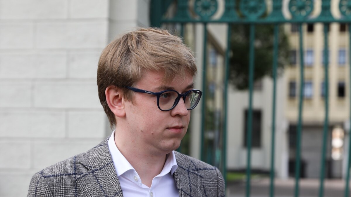 Адвокат Виктора Бабарико Илья Салей уехал в Польшу - Vimarsana News
