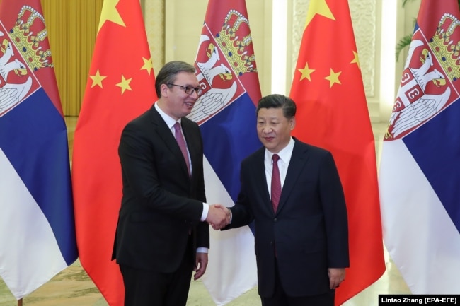 Serbian President Aleksandar Vucic (left) meeting with Chinese President Xi Jinping in Beijing in September 2018
