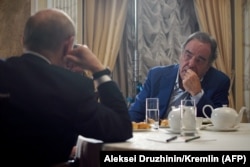 Oliver Stone cu Vladimir Putin la Kremlin.