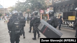 Odred Žandarmerije u centru Beograda, tokom jedne od protestnih blokada ulica 7. jula 2025. 