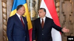 Premierul Viktor Orban cu președintele Igor Dodon în cursul vizitei acestuia la Budapesta, la 26 mai 2017