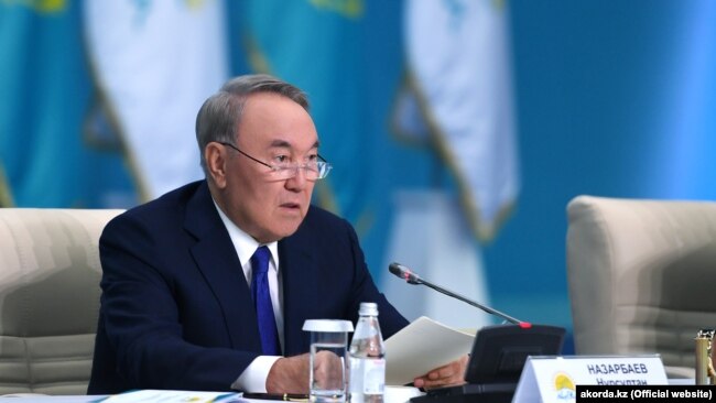 Назарбоев президенти фахрии Шӯрои туркон шуд