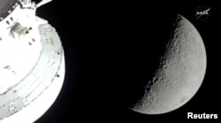 O imagine a Lunii, în timp ce capsula Orion a misiunii Artemis II se apropie de cel mai îndepărtat punct al călătoriei, dar și cea mai mare depărtare de Pământ unde oamenii au fost vreodată, pe 6 aprilie 2026.