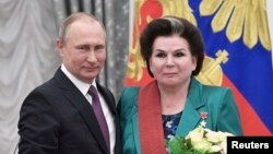 Владимир Путин и Валентина Терешкова