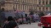 Оцепление возле станции метро в Петербурге
