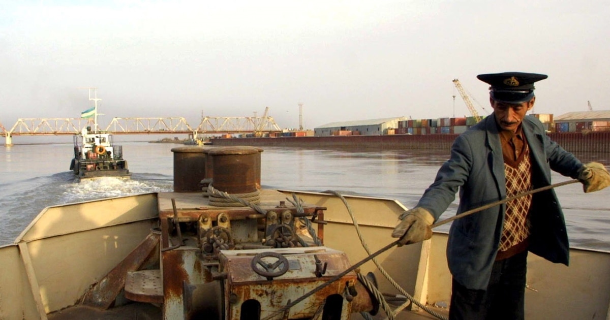 Камера алдында ер адам өзін сиқыды