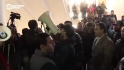 Протесты против Пашиняна в Армении: митингующие пришли в вузы и напали на журналистов