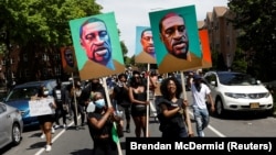 Загибель Флойда призвела до численних протестів у США за права темношкірого наслення і проти свавілля поліції
